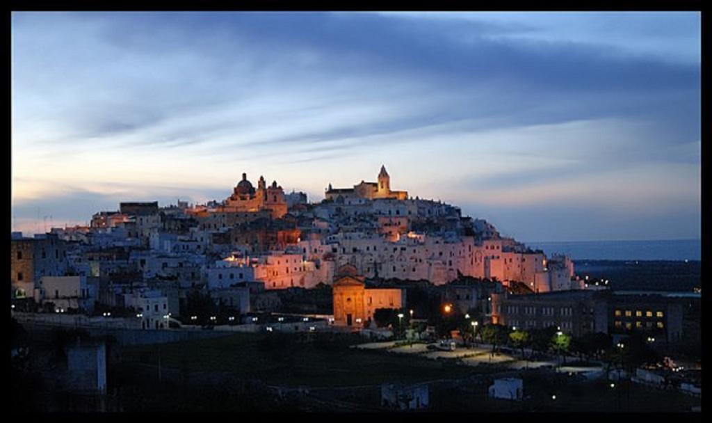 Aurasia Al Borgo Antico Ostuni Exterior photo